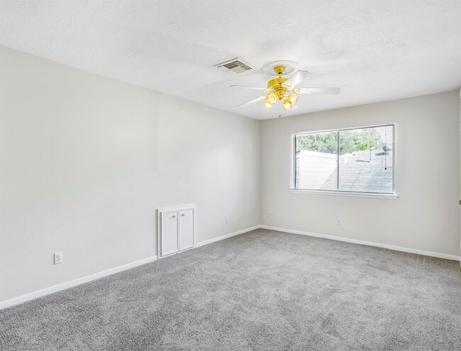 Building Photo - 6514 Winkleman Rd