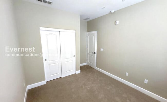 Building Photo - 428 Whistler Pl