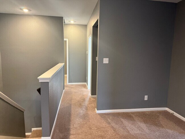 Building Photo - Spacious 5-Bed, 3-Bath Home in Brookmill –...