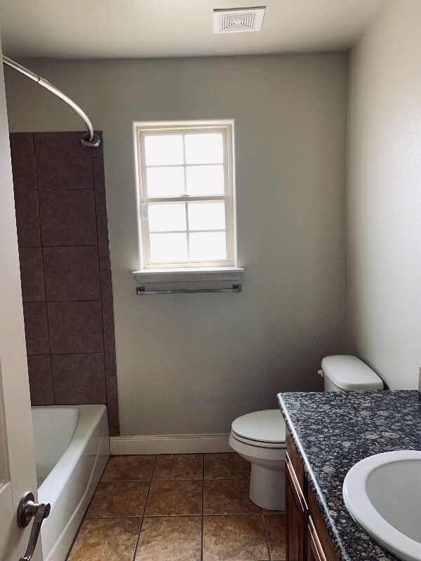 Building Photo - 8104 Knoxville Dr