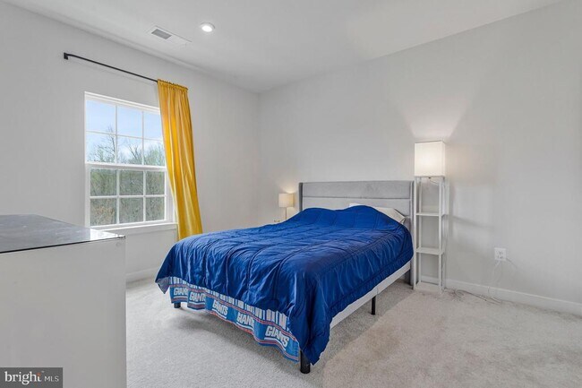 Building Photo - 10910 Presidential Pkwy