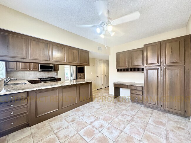 Building Photo - 64427 E Rolling Rock Ct