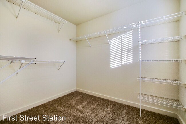 Building Photo - 16119 SE 1st St