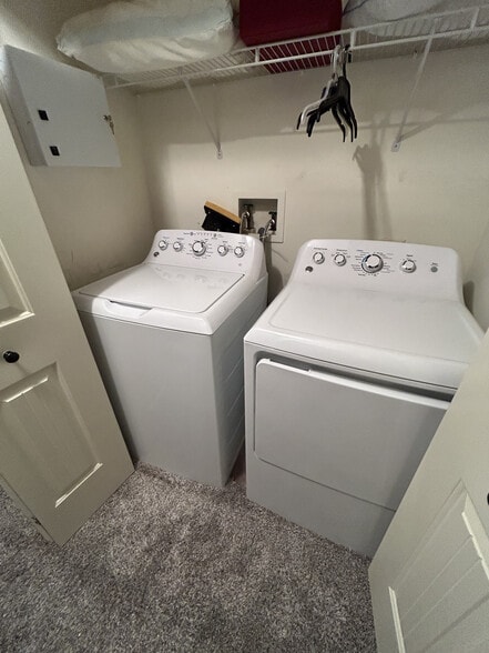 Building Photo - 3122 Robert David Dr