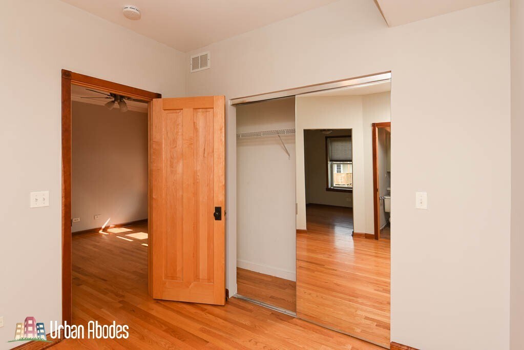 Building Photo - 3256 N Clifton Ave