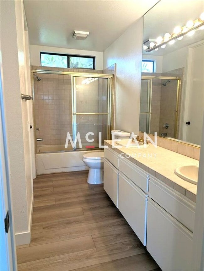 Building Photo - 2-Bedroom Condo in the Desert Princess Community