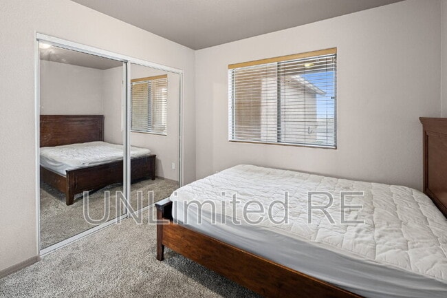 Building Photo - 2470 Constellation Dr