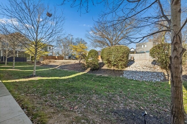 Building Photo - 1805B Sevier St
