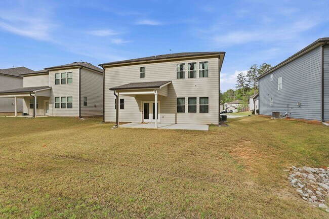 Building Photo - Newer 5BR Home in Peachtree City with Open Layout and Golf Cart Access