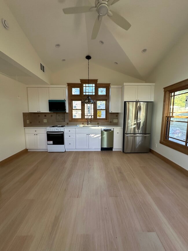 Building Photo - 1719 Loma Vista St