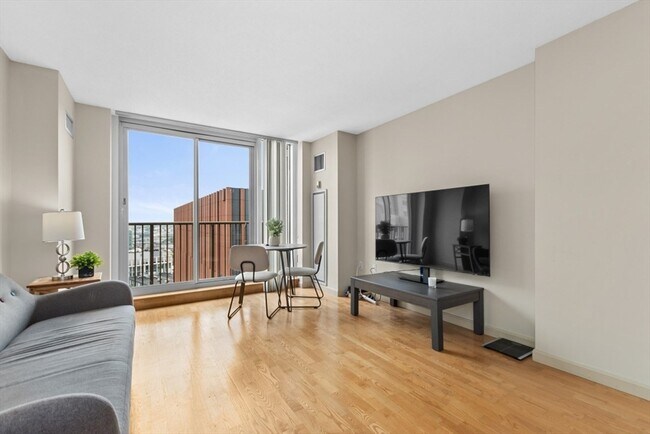 Building Photo - 8 Museum Way