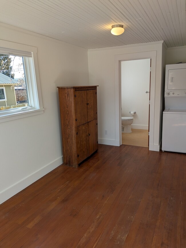 Building Photo - 117 S 2nd St