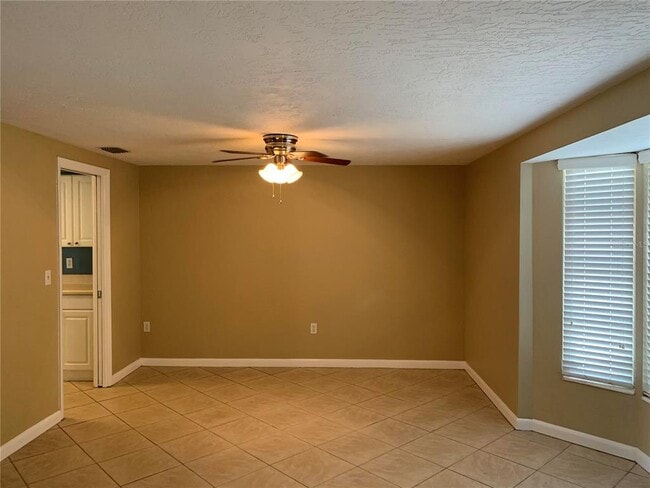 Building Photo - 3370 Springmill Cir