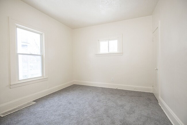 Building Photo - 3331 E 140th St