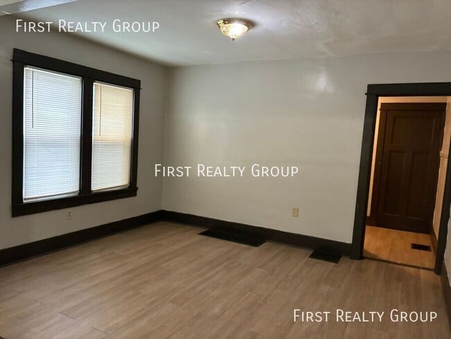 Building Photo - 3216 Hoover Ave