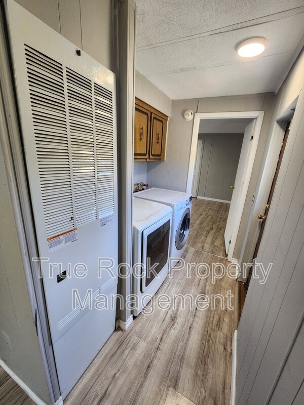 Building Photo - 10639 County Rd 3600