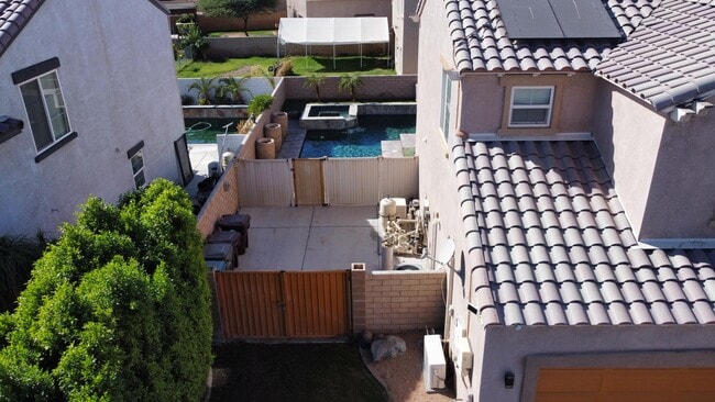 Building Photo - 52165 Allende Dr