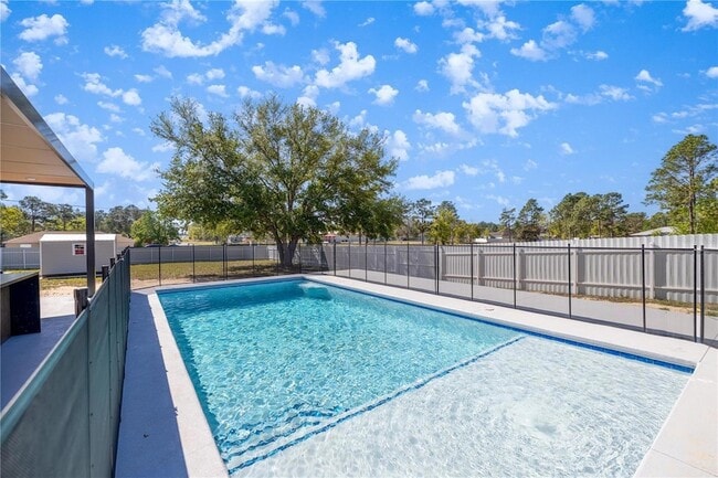 Building Photo - 7191 Hemlock Rd