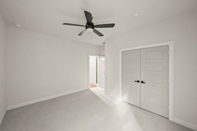 Building Photo - 15703 Monkey Rock Dr