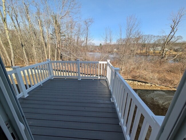 Building Photo - 778 S Main St