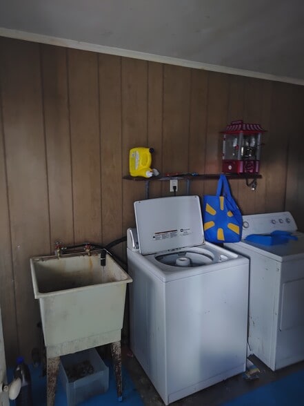 Building Photo - 301 K St