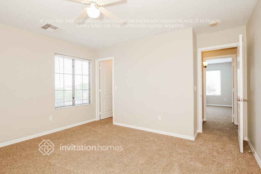 Building Photo - 977 W Jersey Way