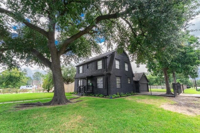 Building Photo - 8134 Niles St