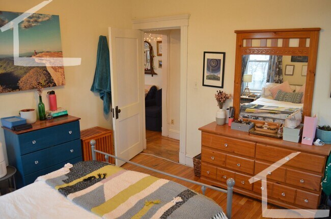 Building Photo - Spacious Allston 1 bed!!! JULY 1ST MOVE IN!!