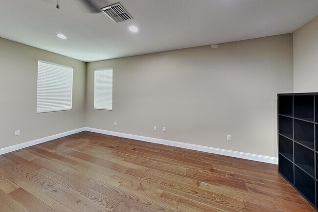 Building Photo - 124 Magneta Loop
