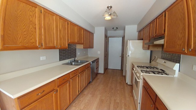 Building Photo - 455 Village Creek Dr