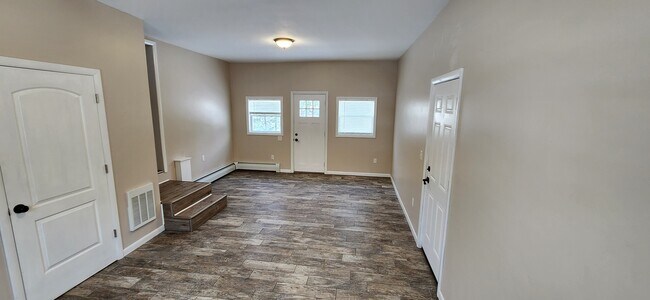 Building Photo - 6 Greenacre Rd