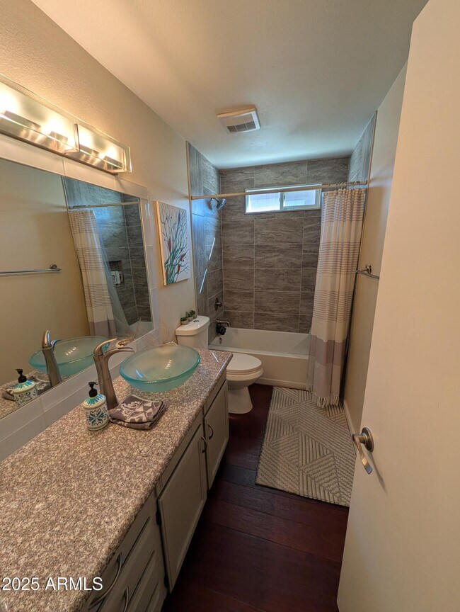 Building Photo - 4909 E Presidio Rd