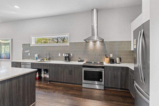 Building Photo - 1224 2nd Ave S