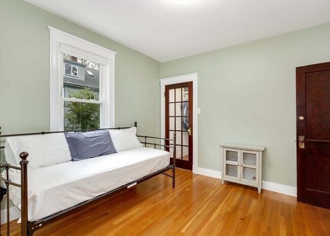 Building Photo - 66 Whitten St