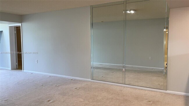 Building Photo - 1721 Whitehall Dr