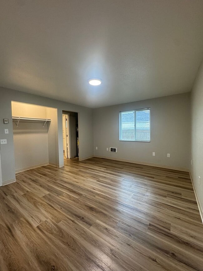 Building Photo - (HUD 414) 2 Bed/1Bath Home