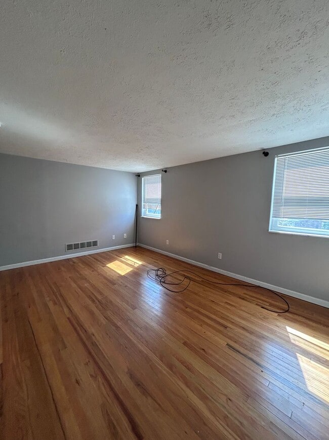 Building Photo - 1220-1224 Termon Ave