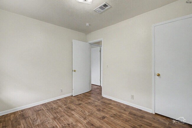 Building Photo - 2310 Reilly Rd