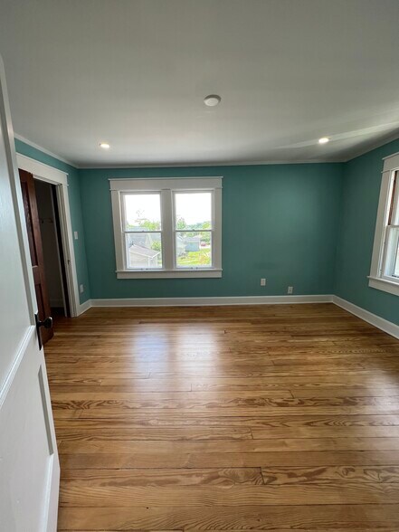 Building Photo - 549 S Lincoln St