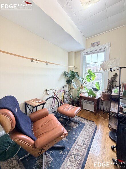 Building Photo - 17 Bennett St