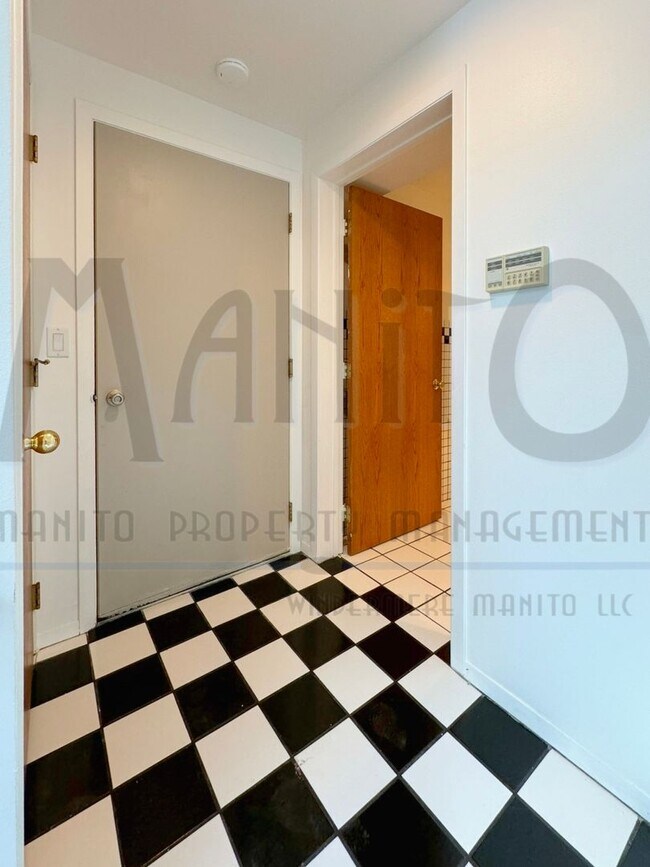 Building Photo - Unique Jon Sayler Designed Townhome