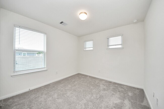 Building Photo - 17310 Rock Willow Ln