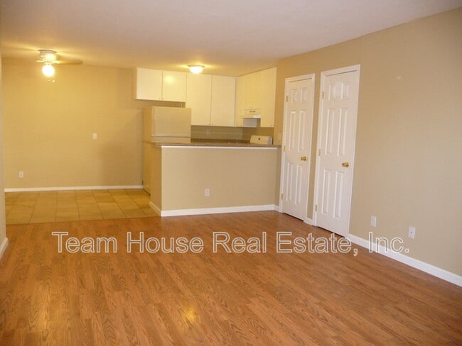 Building Photo - 27240 Luther Dr