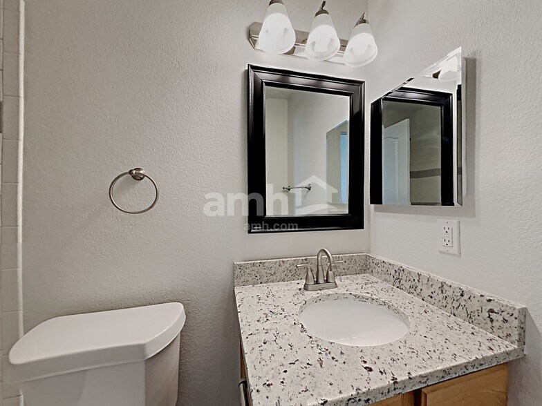 Building Photo - 5052 Sacred Feather Dr