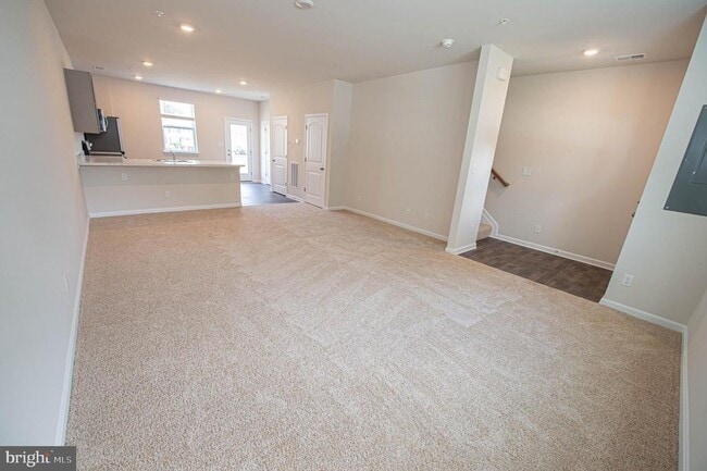 Building Photo - 128 Willowtree Ln