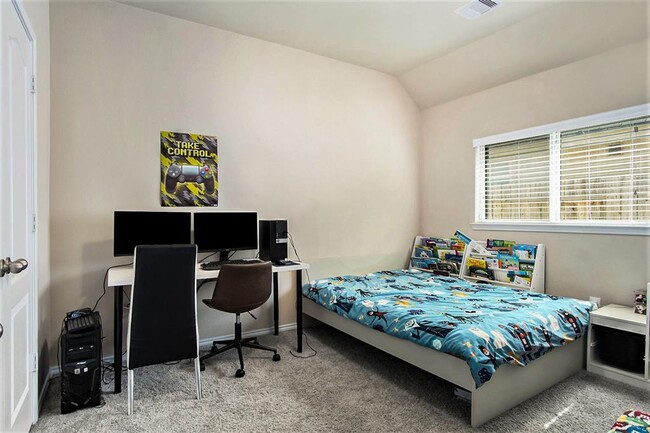 Building Photo - 7043 Birnam Garden Lane