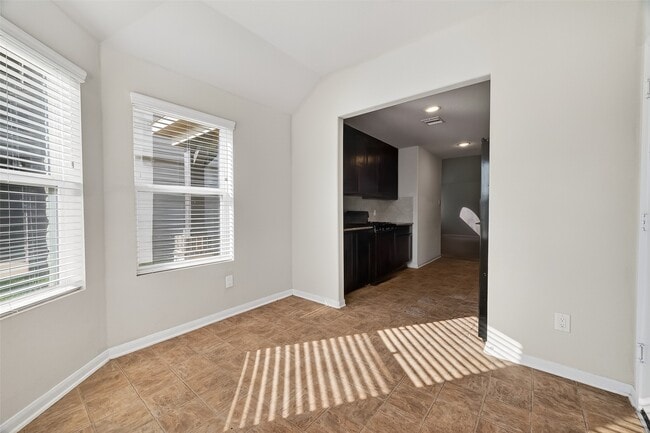 Building Photo - 923 Steel Blue Dr