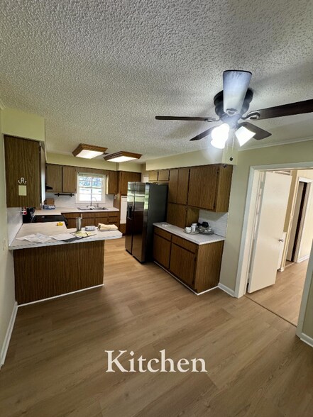 Building Photo - 200 Chestnut St