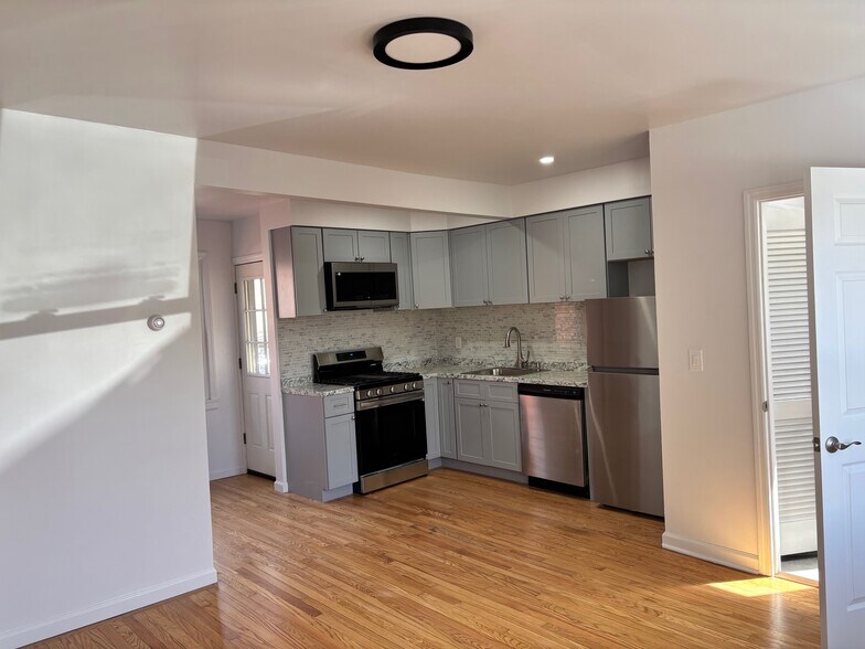 Building Photo - 5 Union St