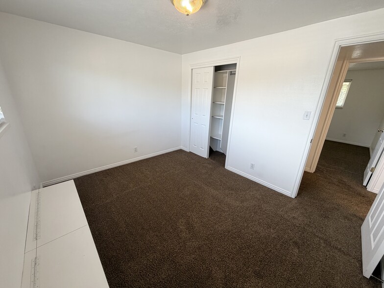 Building Photo - 367 E 1500 S